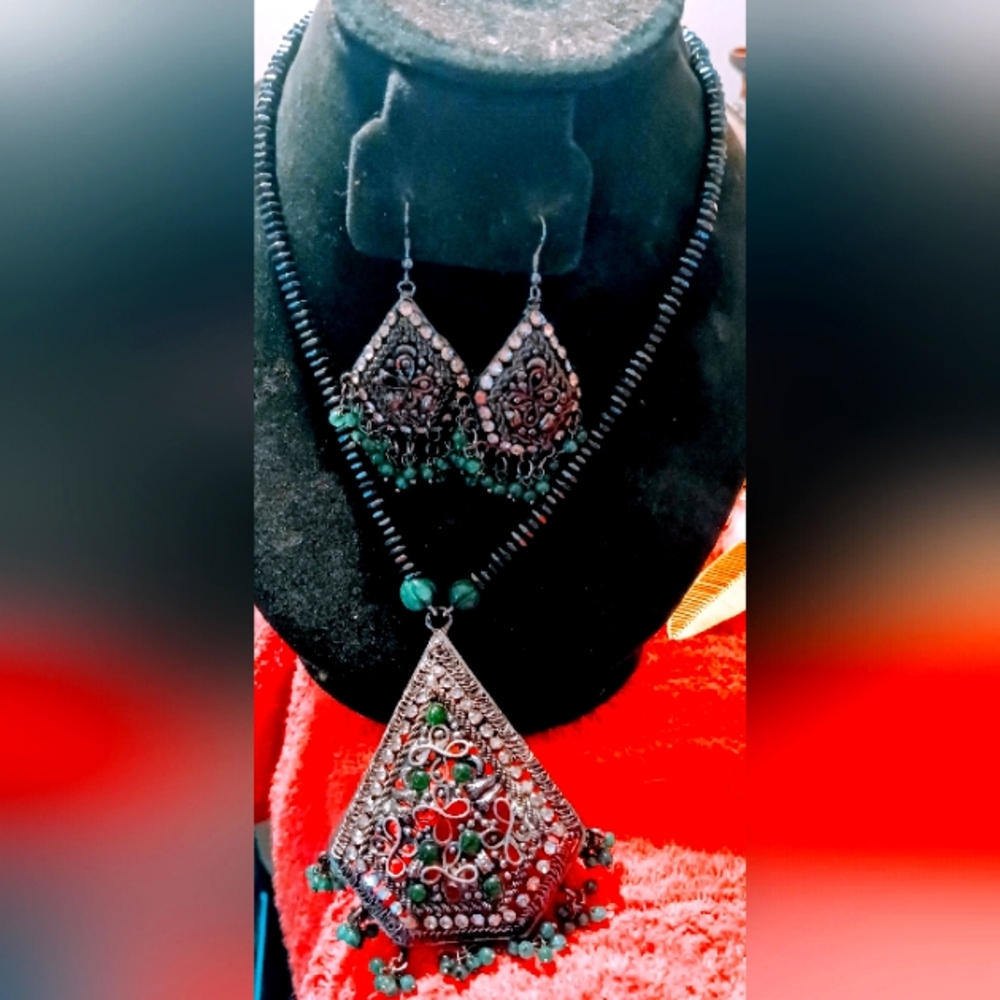 Vintage Green Jade Rhinestone 3 Piece with just Earrings and Necklace Set